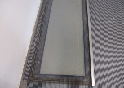 OKNO č. 607 – nové, velikost 152,5 x 63,5  (díra 145×55 cm)