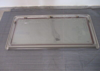 OKNO č. 618 – nové, BURSTNER, rozměr 125 x 60 cm
