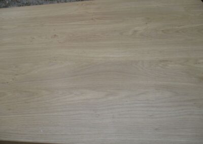 N09 – závěsný stůl s nohou č. 14 (120 x 70 cm)