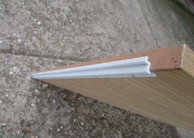 N09 – závěsný stůl s nohou č. 14 (120 x 70 cm)