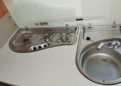 KNAUS 550 FSK – pevné palandy