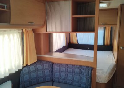 KNAUS 550 FSK – pevné palandy