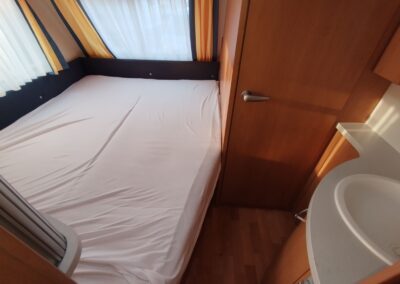 KNAUS 550 FSK – pevné palandy