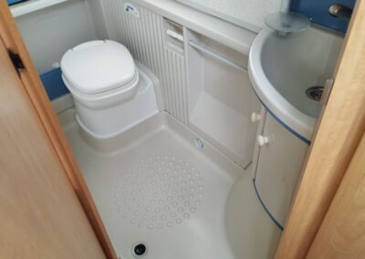 BÜRSTNER VENTANA + mover + baterie