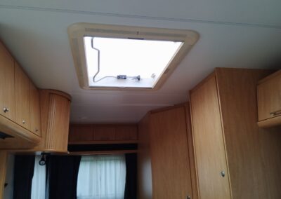BÜRSTNER VENTANA + mover + baterie