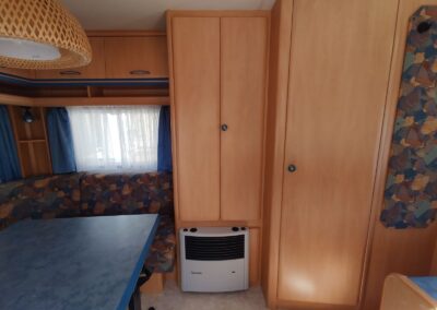 HOBBY 450UB DeLuxe + střešní klima
