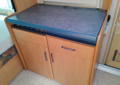 HOBBY 450UB DeLuxe + střešní klima