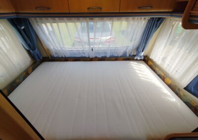 HOBBY 450UB DeLuxe + střešní klima