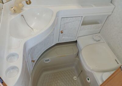 HOBBY 450UB DeLuxe + střešní klima