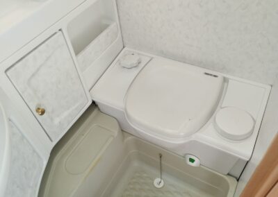 HOBBY 450UB DeLuxe + střešní klima