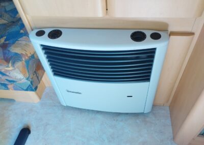 HOBBY 450UB DeLuxe + střešní klima