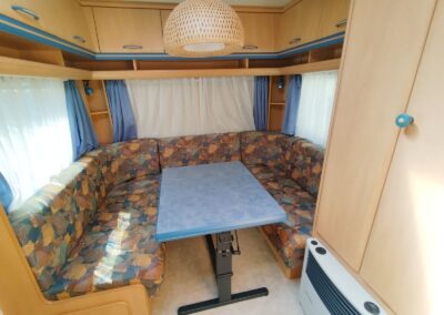 HOBBY 450UB DeLuxe + střešní klima