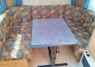 HOBBY 450UB DeLuxe + střešní klima