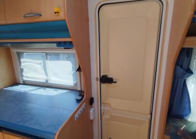 HOBBY 450UB DeLuxe + střešní klima