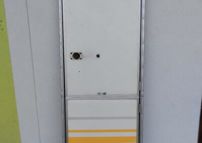 Dveře č. D 25 – pravé, KNAUS, 55,5 x 169 cm, s rámem
