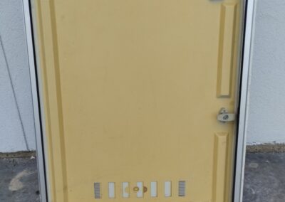 Dveře č. D 25 – pravé, KNAUS, 55,5 x 169 cm, s rámem