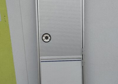 Dveře č. D 28 – pravé, DETHLEFFS, 52 x 172,5 cm, s rámem