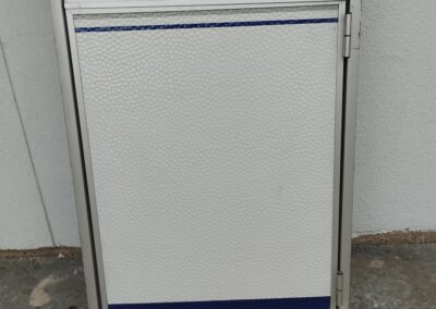 Dveře č. D 28 – pravé, DETHLEFFS, 52 x 172,5 cm, s rámem