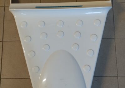 kryt na oj č. P140 – BURSTNER VENTANA 455 TS, rok 2005, délka 92 x šířka 82,5 (34) cm
