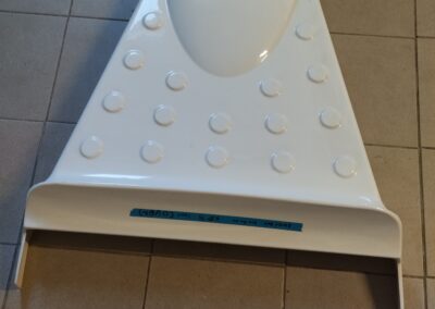 kryt na oj č. P140 – BURSTNER VENTANA 455 TS, rok 2005, délka 92 x šířka 82,5 (34) cm