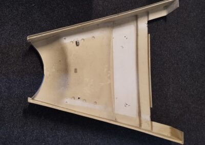 kryt na oj č. P147 – délka 107 x šířka 105 (34) cm