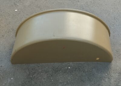 podběh ke karavanu č. P149 – výška 29,5, šířka 72,5, hloubka 22 cm