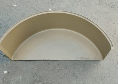 podběh ke karavanu č. P149 – výška 29,5, šířka 72,5, hloubka 22 cm